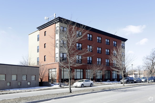 Building Photo - Lindquist Apartments