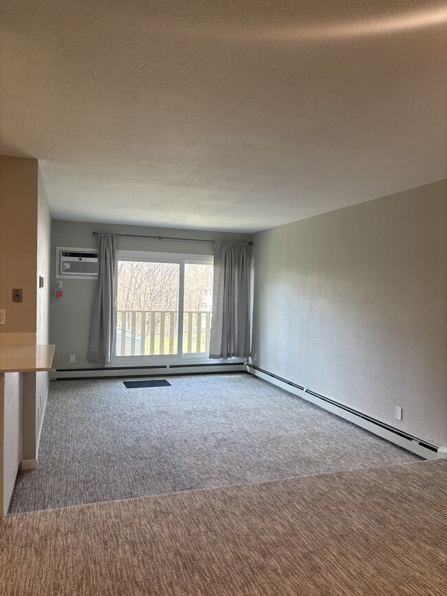 Building Photo - 1601 N Innsbruck Dr