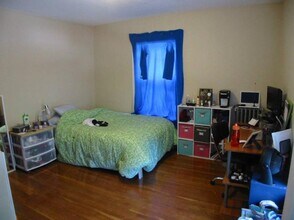 Building Photo - 3.0 bedroom in Cambridge Massachusetts 02138