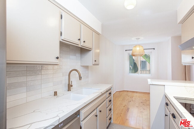 Building Photo - 914 Lincoln Blvd