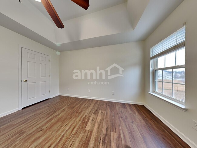 Building Photo - 3511 Valerie Dr