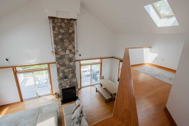 Building Photo - 74 Clinton Pl