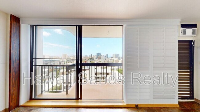 Building Photo - 1560 Thurston Ave