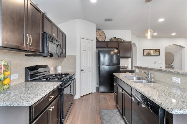 Building Photo - 300 Camellia Dr