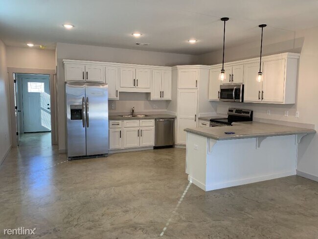 Building Photo - 3 br, 2 bath House - 4616 Wolf Run