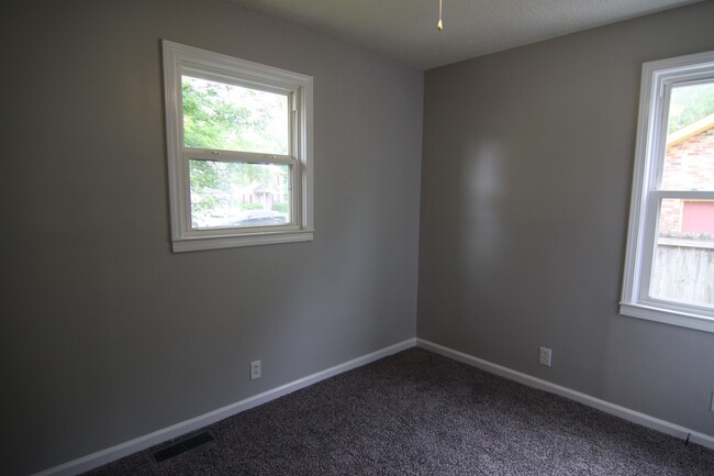 Building Photo - 3 Bedroom Pet Friendly Home For Rent Near ...