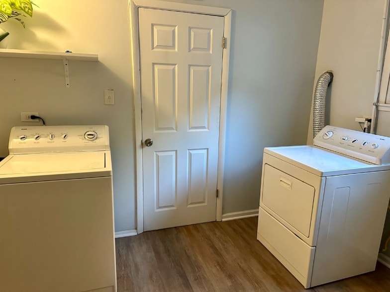 Building Photo - 1903 171st St