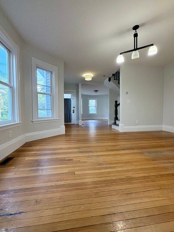 Building Photo - 65 Pearl St