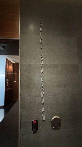 Building Photo - 68 SE 6th St