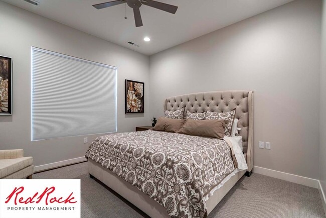 Building Photo - 2 Bedroom Fully Furnished Home In Sun River Community for 55 years and older with a firm 6 Month ...