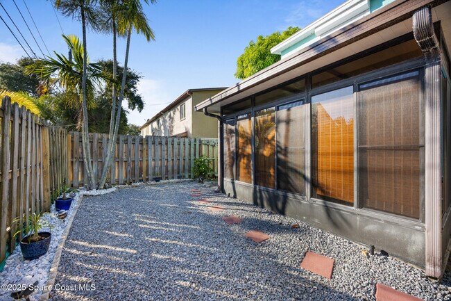 Building Photo - 123 Adams Ave