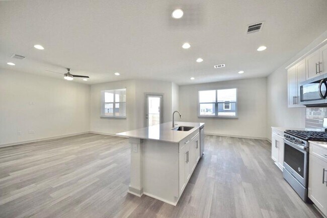 Building Photo - 1016 Winnsboro Lp