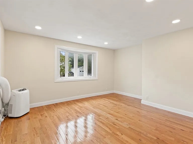 Building Photo - 34 Clinton St