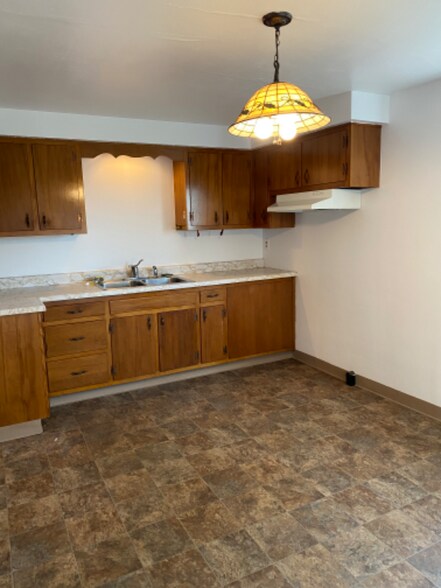 Building Photo - 128 Spring Ln