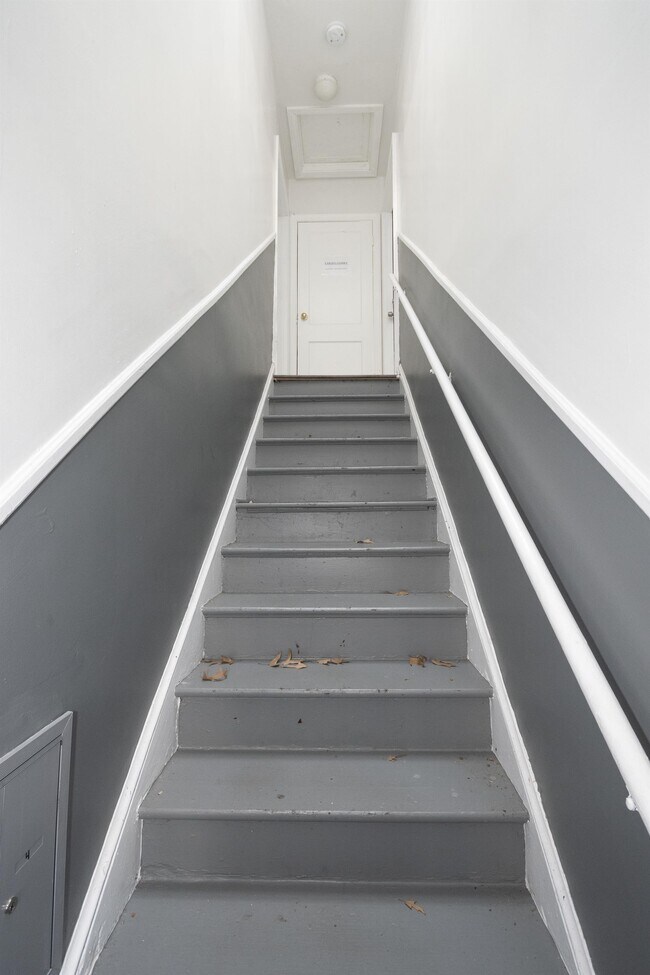 Building Photo - 3217 Dubois Pl SE