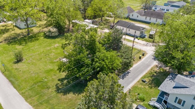 Building Photo - 209 Ellington St