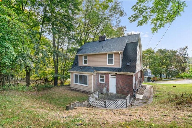 Building Photo - 8527 Westwood Rd