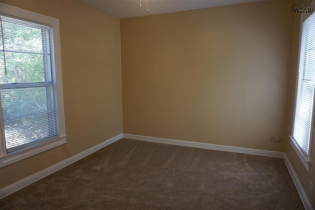 Building Photo - 1630 Speedway Ave