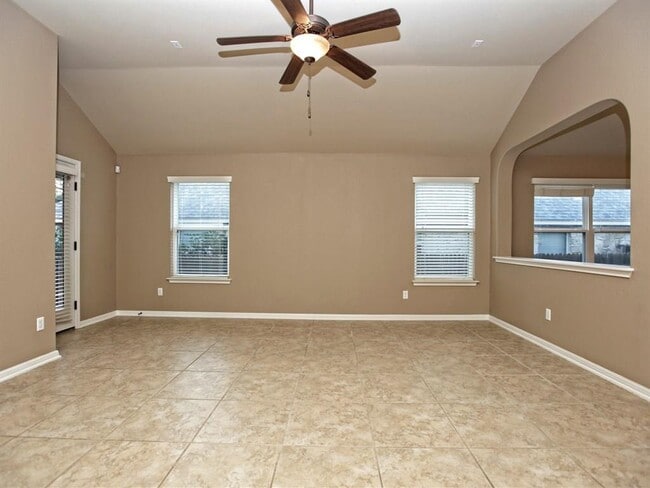 Building Photo - 140 Copper Lake Ln