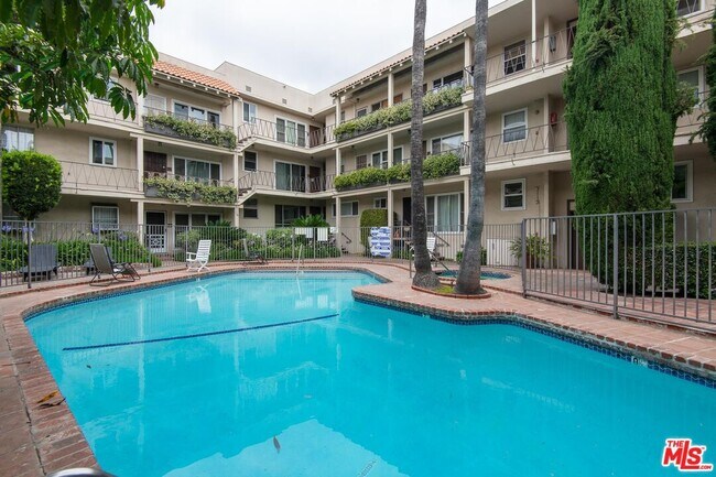 Building Photo - 11670 Sunset Blvd