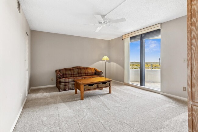Building Photo - 5950 Pelican Bay Plaza S
