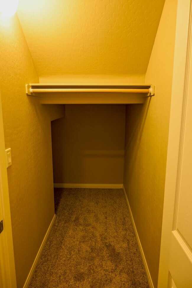 Building Photo - Beautiful 3 bed Townhome in Summerlin