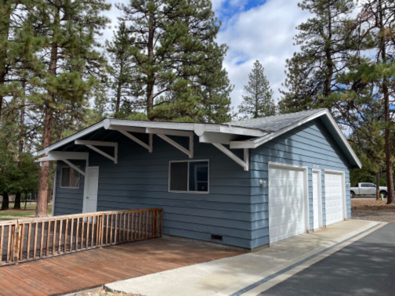 Building Photo - 699-495 Circle Ct