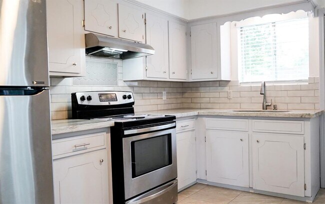 Building Photo - 6708 Biggs Ct