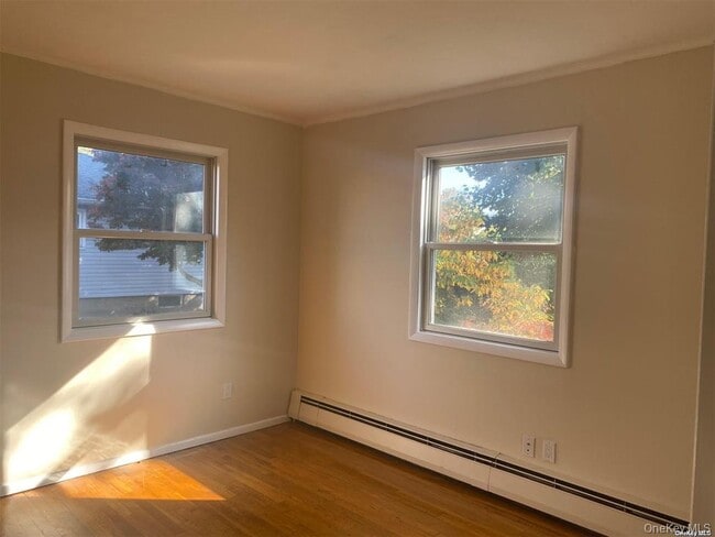 Building Photo - 52 Grand Pl