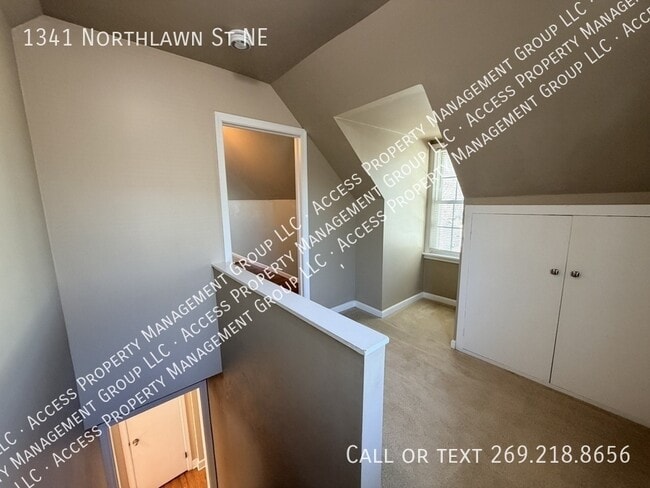 Building Photo - 1341 Northlawn St NE