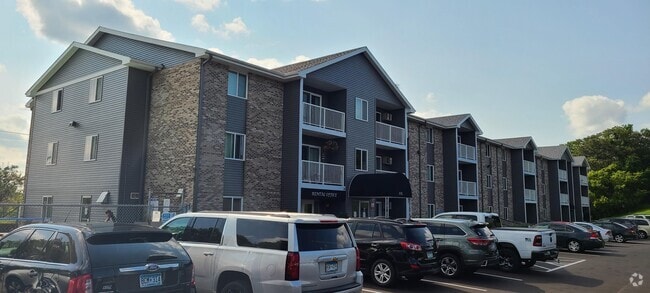 Building Photo - Mississippi View