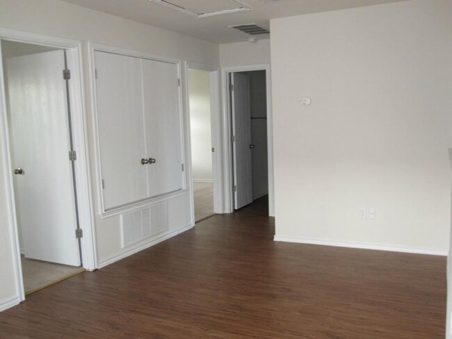 Building Photo - 6708 Ferrystone Pass