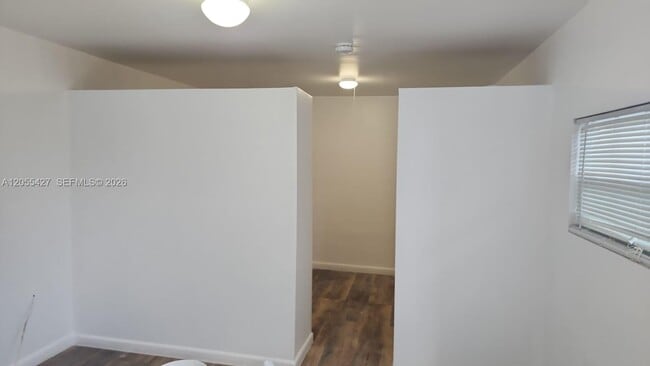 Building Photo - 3533 SW 91 Ave