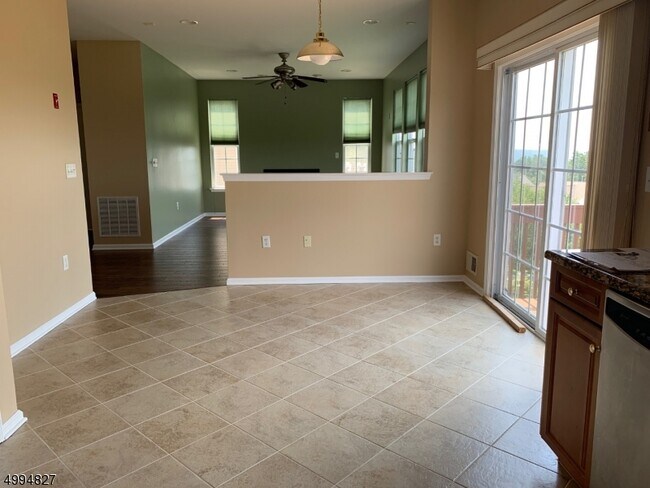 Building Photo - 297 Winding Hill Dr