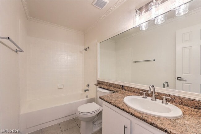 Building Photo - 460 Elm Dr