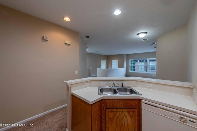 Building Photo - 12301 Kernan Forest Blvd