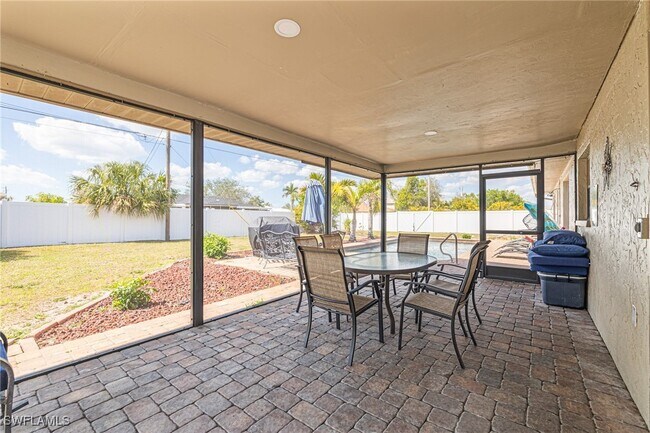 Building Photo - 1628 Country Club Blvd