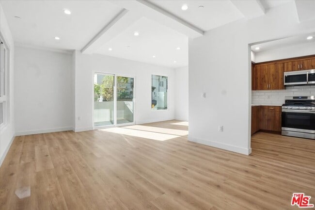 Building Photo - 1820 Prosser Ave