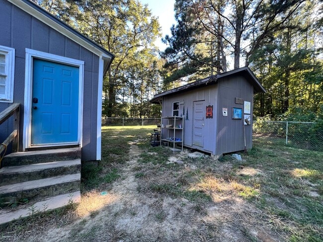 Building Photo - Cozy Home on 1.22 acres in Beauregard