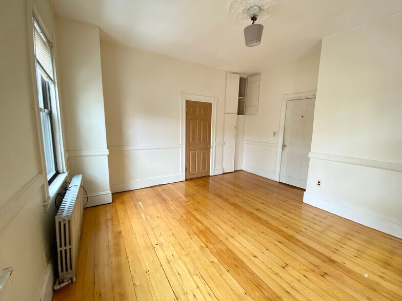 Building Photo - 1500 Tremont St