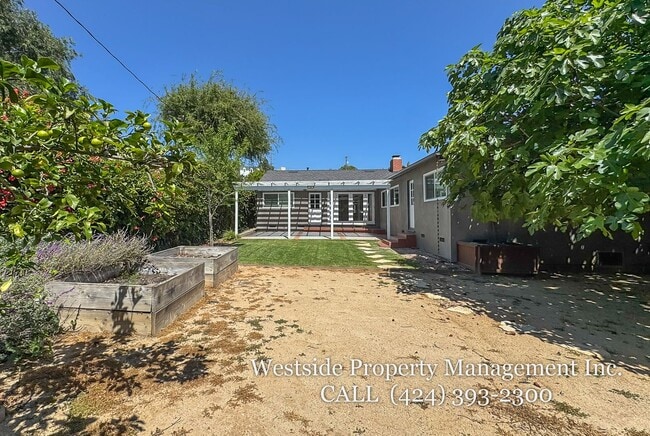 Building Photo - 846 Stanford St