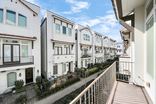 Building Photo - 1265A Bonner St