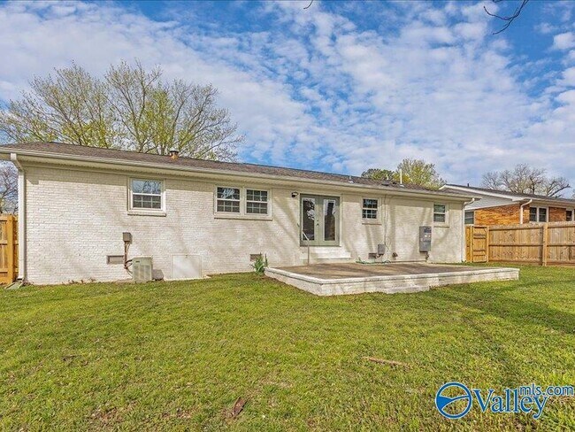 Building Photo - 315 Jack Coleman Dr NW