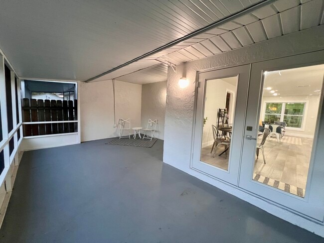 Building Photo - 3023 Sea Gate Cir