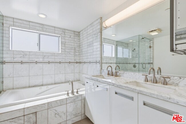 Building Photo - 3637 Dunn Dr