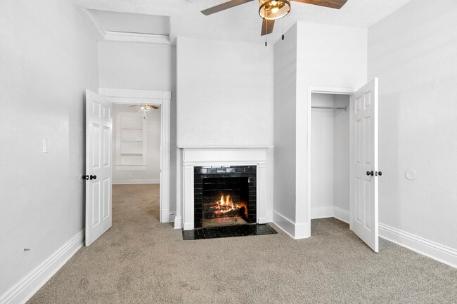 Building Photo - 402 N 20th St