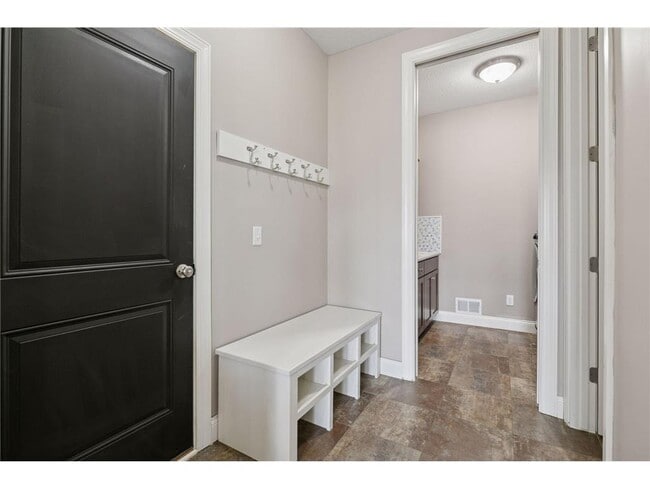 Building Photo - 16588 E Lake Dr
