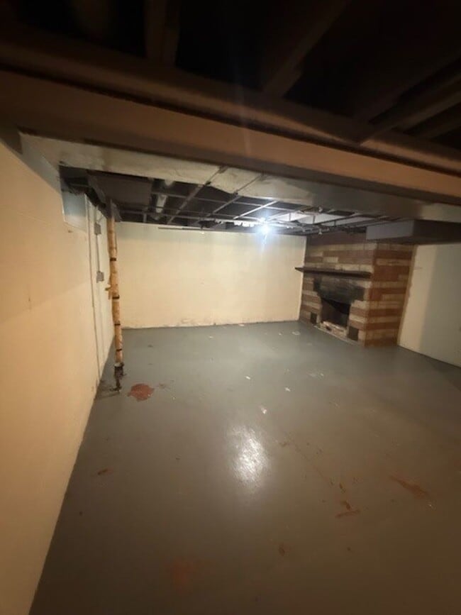 Building Photo - Charming 3-Bedroom Home Near Kenosha Dream Park