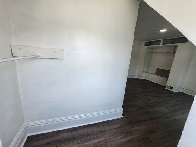 Building Photo - 446 Airbrake Ave