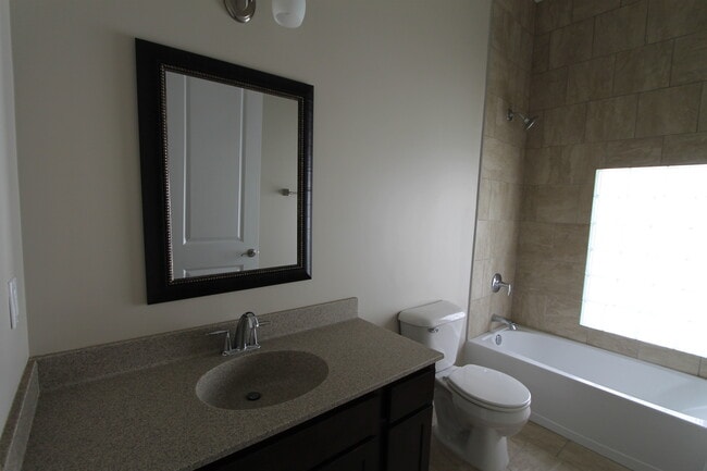 Building Photo - Beauty is on the inside! Outstanding 2-Bed...